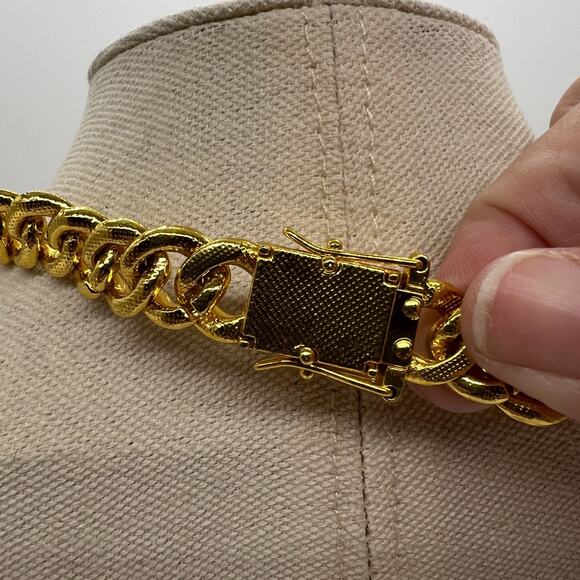 Pave Rhinestones Chunky Cable Chain Necklace 15.5” Gold Toned Snap Clasp - Picture 7 of 10